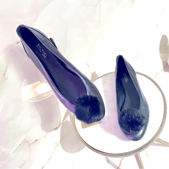 **NWT** Micheal KORS Leather Remi Puff/Pom Ballet flats 7 - Picture 3 of 9